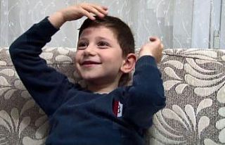 (Özel) 4 yaşındaki çocuk itfaiyecilere böyle...