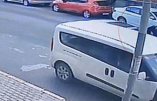 (Özel) Avcılar’da feci kaza, araba çarpan kadının...