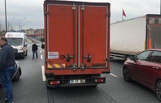 (Özel) Esenlerde zincirleme kaza: Kilometrelerce...