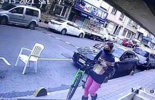 (Özel) Fatih’teki bisiklet hırsızlığı kamerada