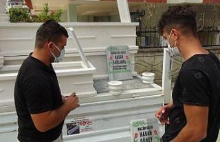 (ÖZEL) İnsanlar evde kalınca mezarcılar vatandaşın...