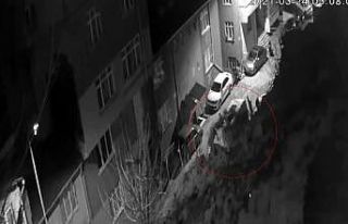 (Özel) İstanbul’da istinat duvarının çökme...