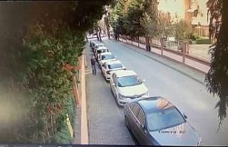 (Özel)- Kadıköy’de güpegündüz arabanın camını...