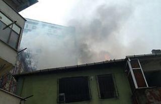 (Özel) Kağıthane’de yangın paniği: Binanın...