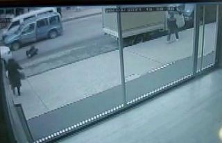 (Özel) Ümraniye’de yolun karşısına geçmeye...