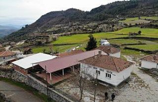 (ÖZEL) Zeki Müren’in hatırası bu binada yaşıyor