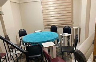 Pandemi kurallarını hiçe sayarak kumar oynayıp,...