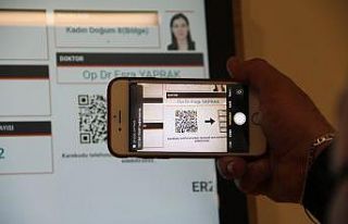 Pandemi sürecinde polikliniklerde sıra beklemeye...