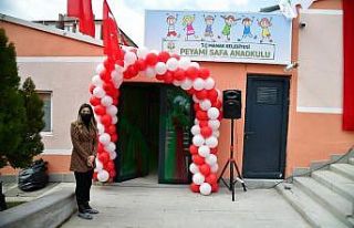 Peyami Sefa Anaokulu minikleri okullarına “Merhaba”...