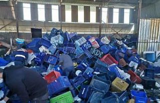 Plastik kasa hırsızları suçüstü yakalandı