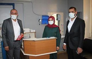 Polis ekipleri kadınlar gününü kutladı