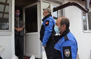 Polis, kapı kapı gezerek ‘misafir kabul etmeyin’...