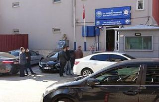 Polis memuru karakolda intihar etti