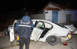 Polisin “dur” ihtarına uymadılar, otomobilleri...