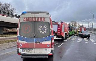 Polonya’da askerleri taşıyan otobüsler kaza yaptı:...