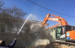Pursaklar metruk yapılardan arındırılıyor