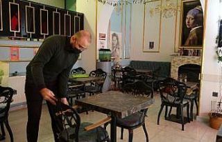 Restoran ve kafeler aylar sonra müşteri kabul etmeye...