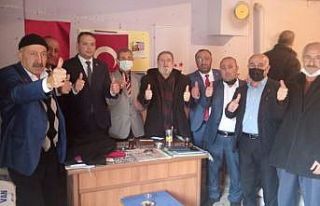 Saadet Partisi Gürpınar İlçe Başkanı Erhan Erdoğan...