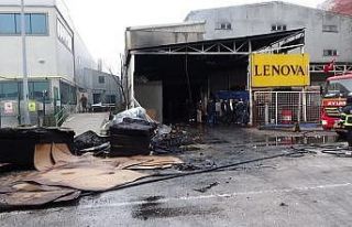 Saatler süren çalışmalar sonucu yangın kontrol...