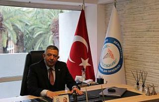 Sağlık çalışanları, virüsle insanüstü gayretle...