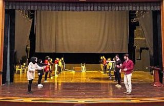 Sahne Maraş’ta Tiyatro Okulu’nda eğitimler başladı