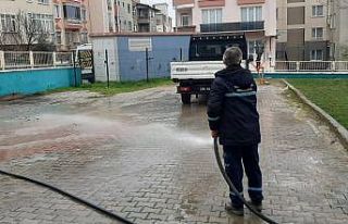 Salgınla mücadele kapsamında okullar ve hastaneler...