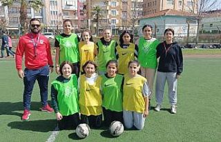 Salihli’de kız futbol takımı kuruldu