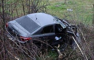 Şarampole yuvarlanan otomobilin sürücüsü ölümden...