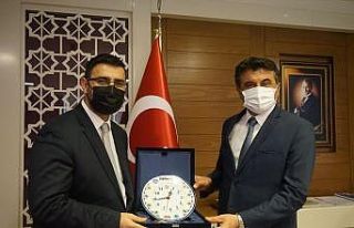 Sarıgöl Belediyesi’nde imzalar şirket personelleri...