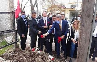 Sarıgül, Kilis’te roket düşen bölgede incelemelerde...