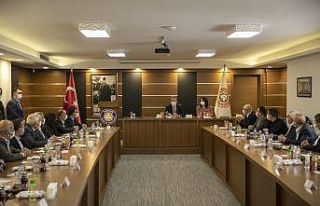 Seçer, Tarsus ekonomisine yön verenlerle buluştu