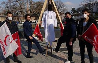 Şehir merkezine darağacı kurup kadın katilini...