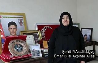 Şehit aileleri ve gazilerden İstiklal Marşlı,...
