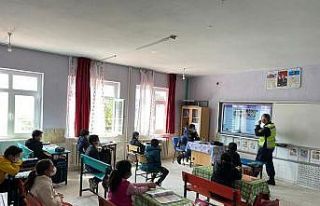 Selendi’de öğrencilere jandarmadan trafik eğitimi