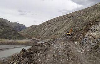 Şenoba’da yol yapım çalışmaları devam ediyor
