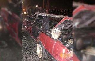 Seyir halindeki araç alevlere teslim oldu