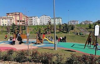 Sıcağa aldanan vatandaşlar kısıtlamayı unuttu,...