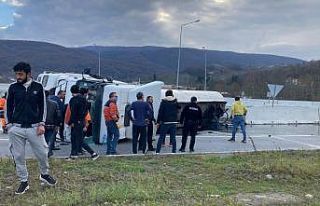 Sıcak asfalt yüklü tır devrildi: 1 yaralı