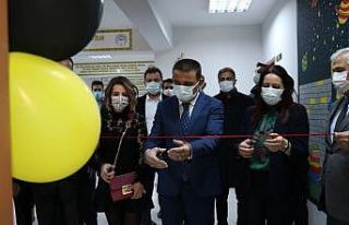 Siirt Valisi Hacıbektaşoğlu, kütüphane açılışını...