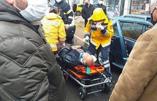 Sıkışan sürücüyü itfaiye kurtardı