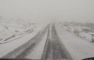 Silvan’da mart ortasında kar yağdı