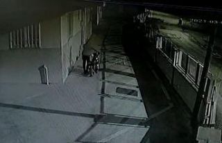Sitedeki motosikleti çaldı