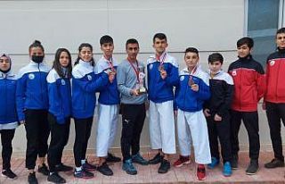 Sivas Belediyespor karate takımı Türkiye 3.’sü...