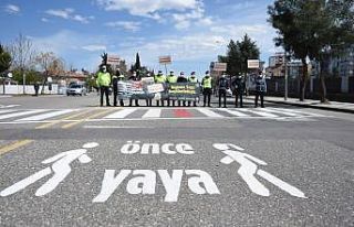 Siverek’te, yaya geçitlerinde öğrencilerle ’kırmızı...