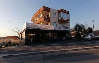 Şizofren genç annesini bıçaklayarak öldürdü