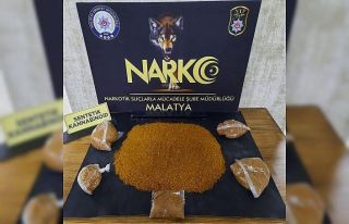 Sokak satıcılarına yönelik operasyonda 2 tutuklama