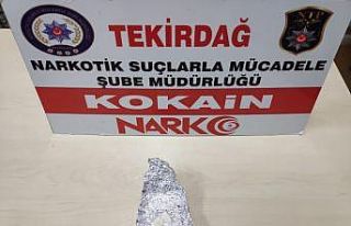 Sokakta durdurulan şüpheli şahıstan kokain çıktı