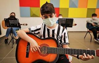 ŞSM’deki gitar kursuna yoğun ilgi
