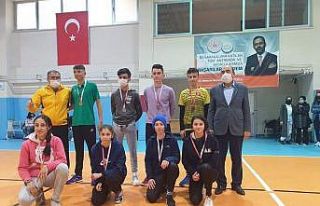 Şuhutlu sporcular atletizmde dereceye girdi
