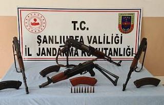 Sulama borusundan uzun namlulu silahlar çıktı